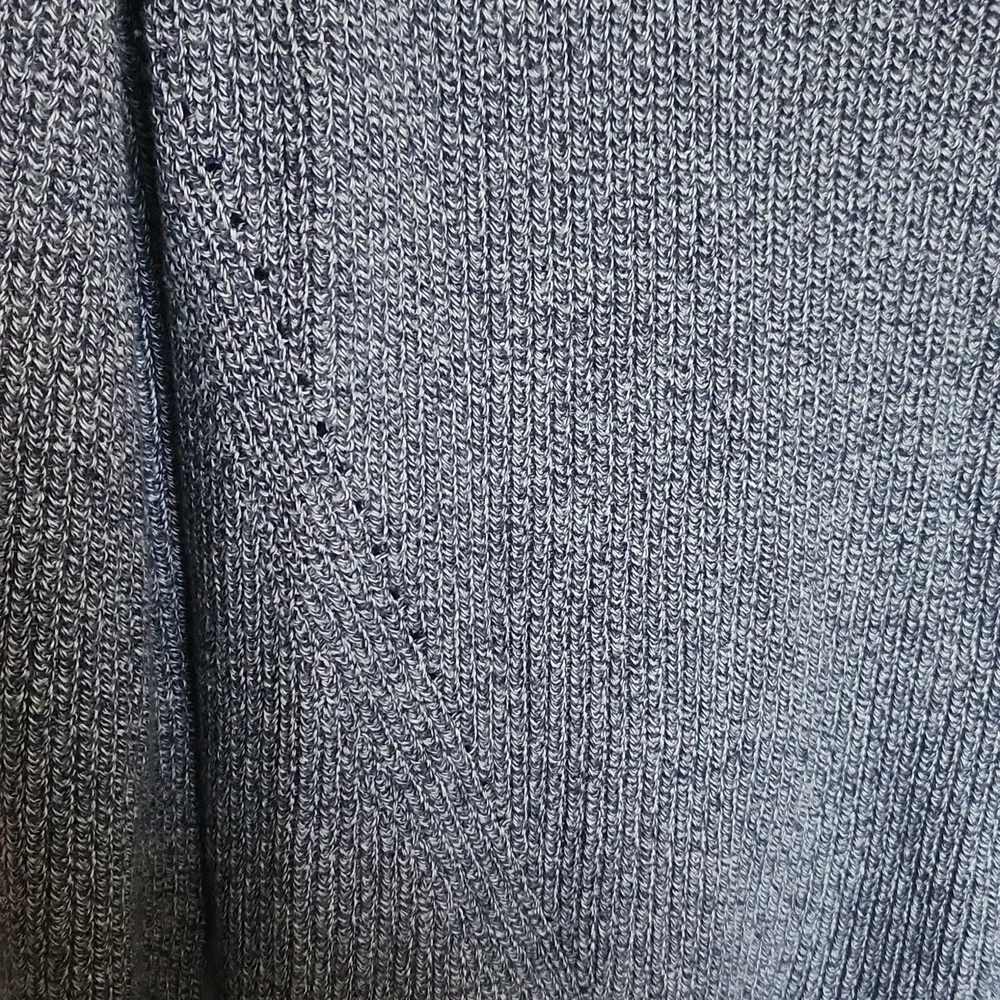✨ Reitmans “The Classic” V-Neck Knit Sweater -Size 2x ✨ - Picture 4 of 10